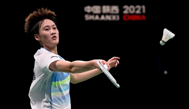 选凸显出女 选凸显出女