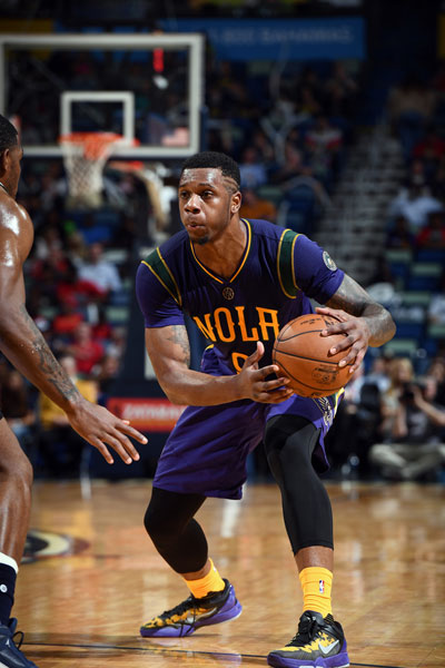 阿齐兹在对 阿齐兹在对